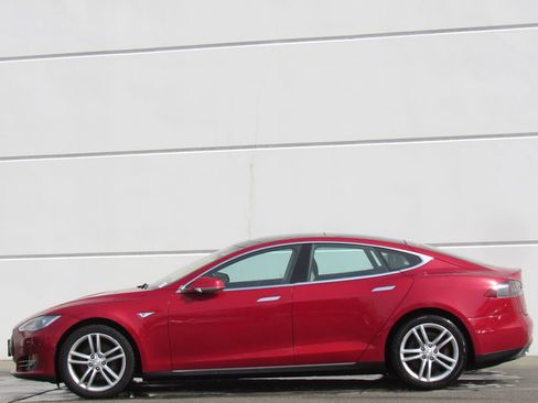 Used 2015 Tesla Model S 85D image 4