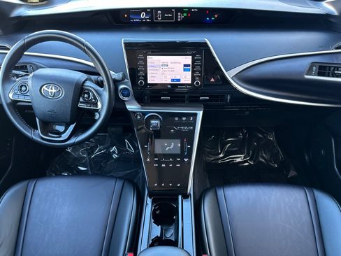 Certified 2018 Toyota Mirai Base image 14
