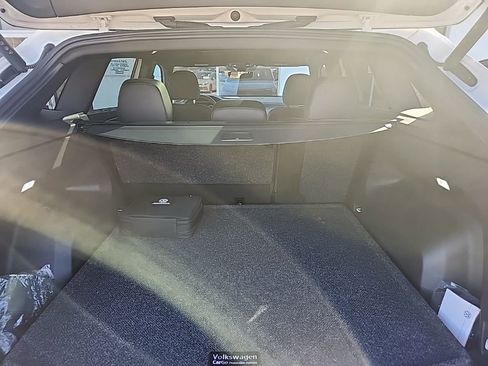 Used 2024 Volkswagen Atlas Cross Sport SEL image 9