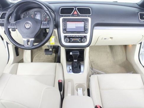 Used 2010 Volkswagen Eos Komfort image 8