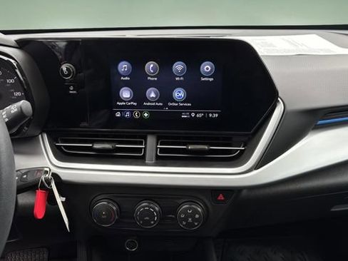 Used 2025 Chevrolet Trax LS w/ Driver Confidence Package FWD image 24