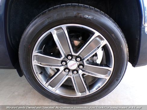 Used 2018 GMC Acadia Denali w/ Technology Package FWD image 44
