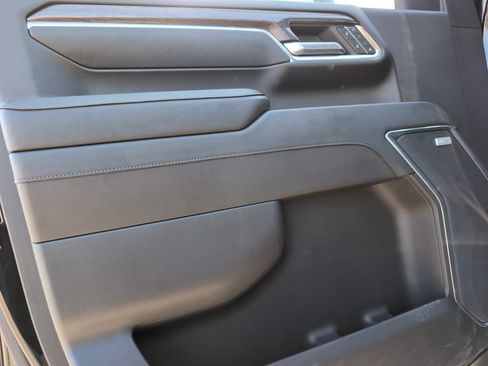 Used 2024 Chevrolet Silverado 2500 LTZ w/ LTZ Convenience Package image 11