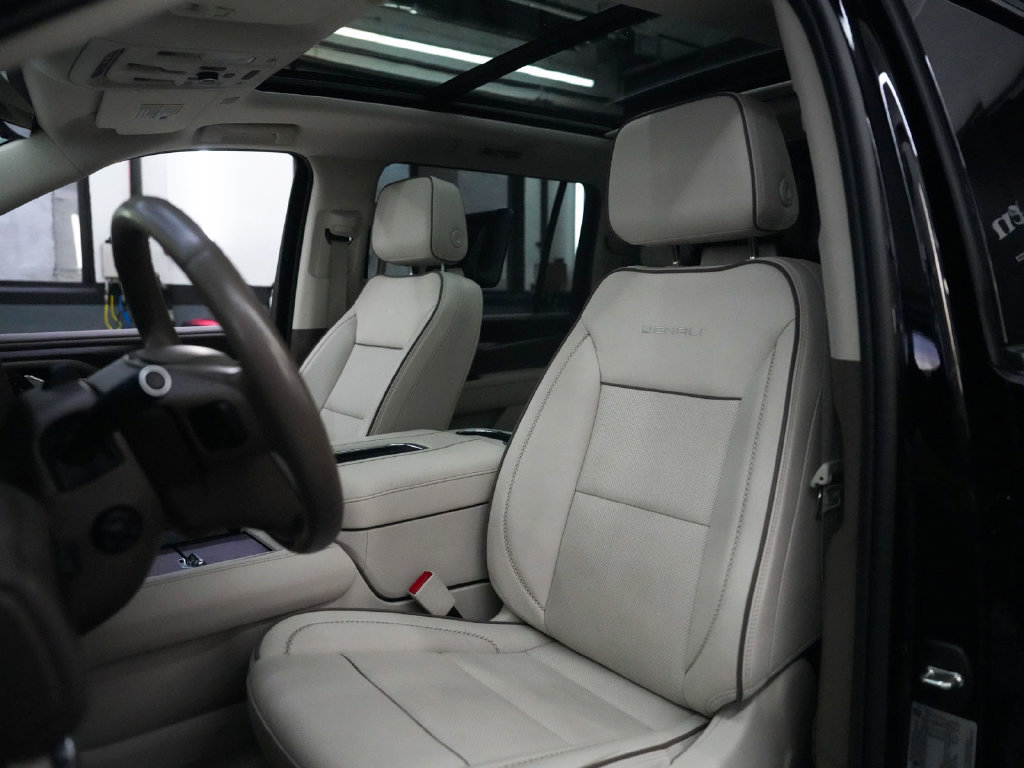 Used 2023 GMC Yukon XL Denali w/ Advanced Technology Package AWD/4WD image 28