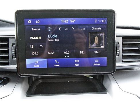 Used 2024 Ford Explorer XLT w/ Equipment Group 202A AWD/4WD image 8