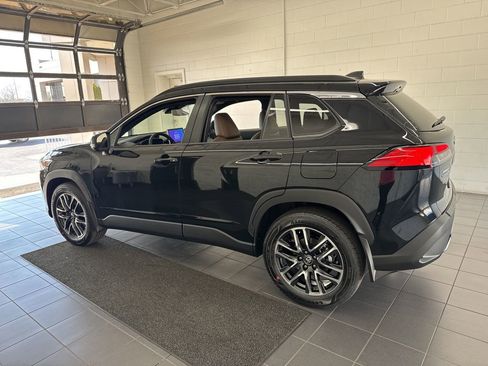 Used 2026 Toyota Corolla Cross XLE image 5