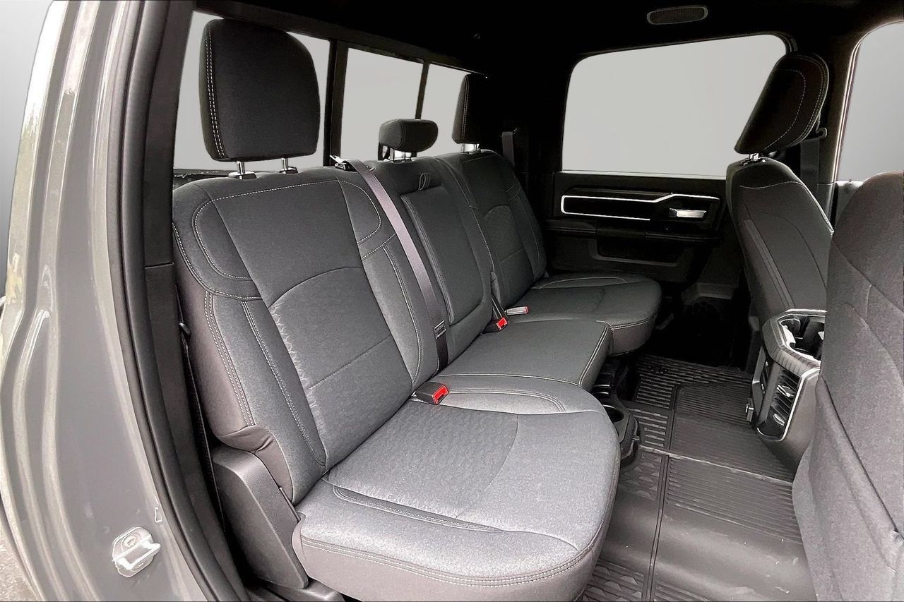New 2026 RAM 3500 Big Horn AWD/4WD image 19