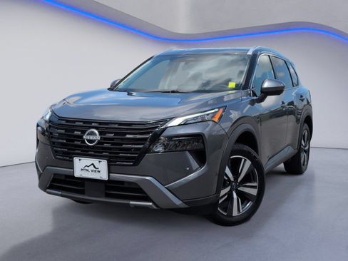 Used 2026 Nissan Rogue SL AWD/4WD image 2