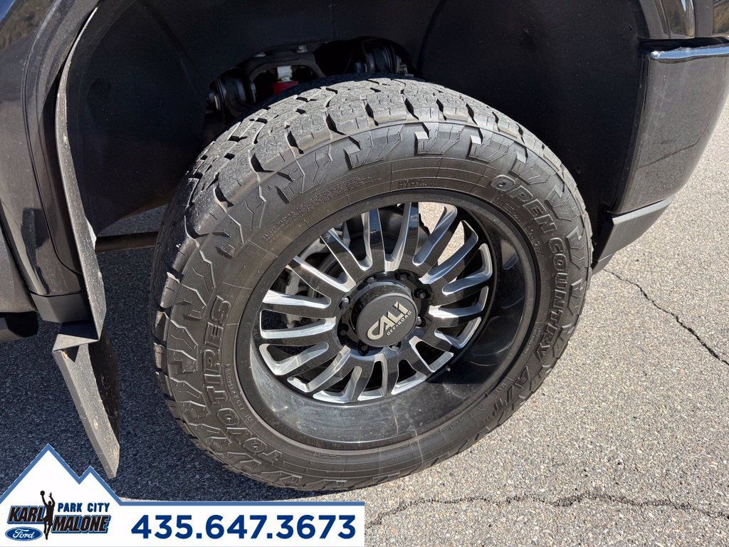 Used 2022 GMC Sierra 2500 Denali w/ Denali Black Diamond Edition AWD/4WD image 10