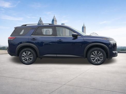 Used 2025 Nissan Pathfinder SV FWD image 6