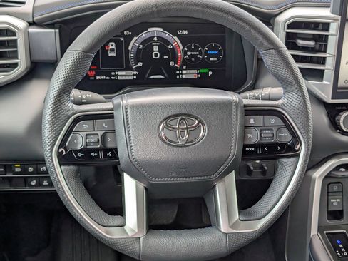 Used 2023 Toyota Tundra Platinum AWD/4WD image 12