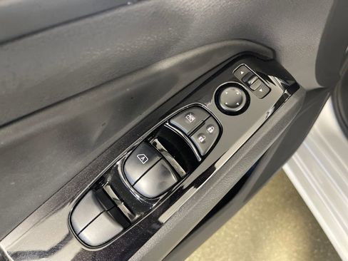 Used 2023 Nissan Altima 2.5 SV image 18