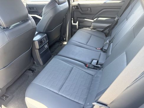 Used 2025 Toyota 4Runner TRD Off-Road Premium AWD/4WD image 17