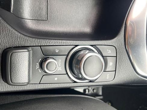 Used 2017 Toyota Yaris iA image 21