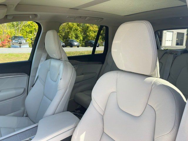 Used 2024 Volvo XC90 B5 Plus w/ Protection Package Premier AWD/4WD image 16
