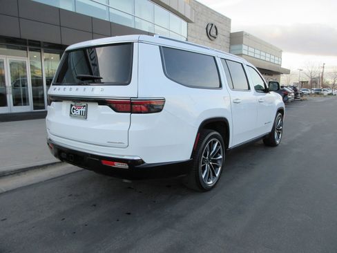 Used 2023 Jeep Wagoneer L Series III w/ Premium Group I image 11