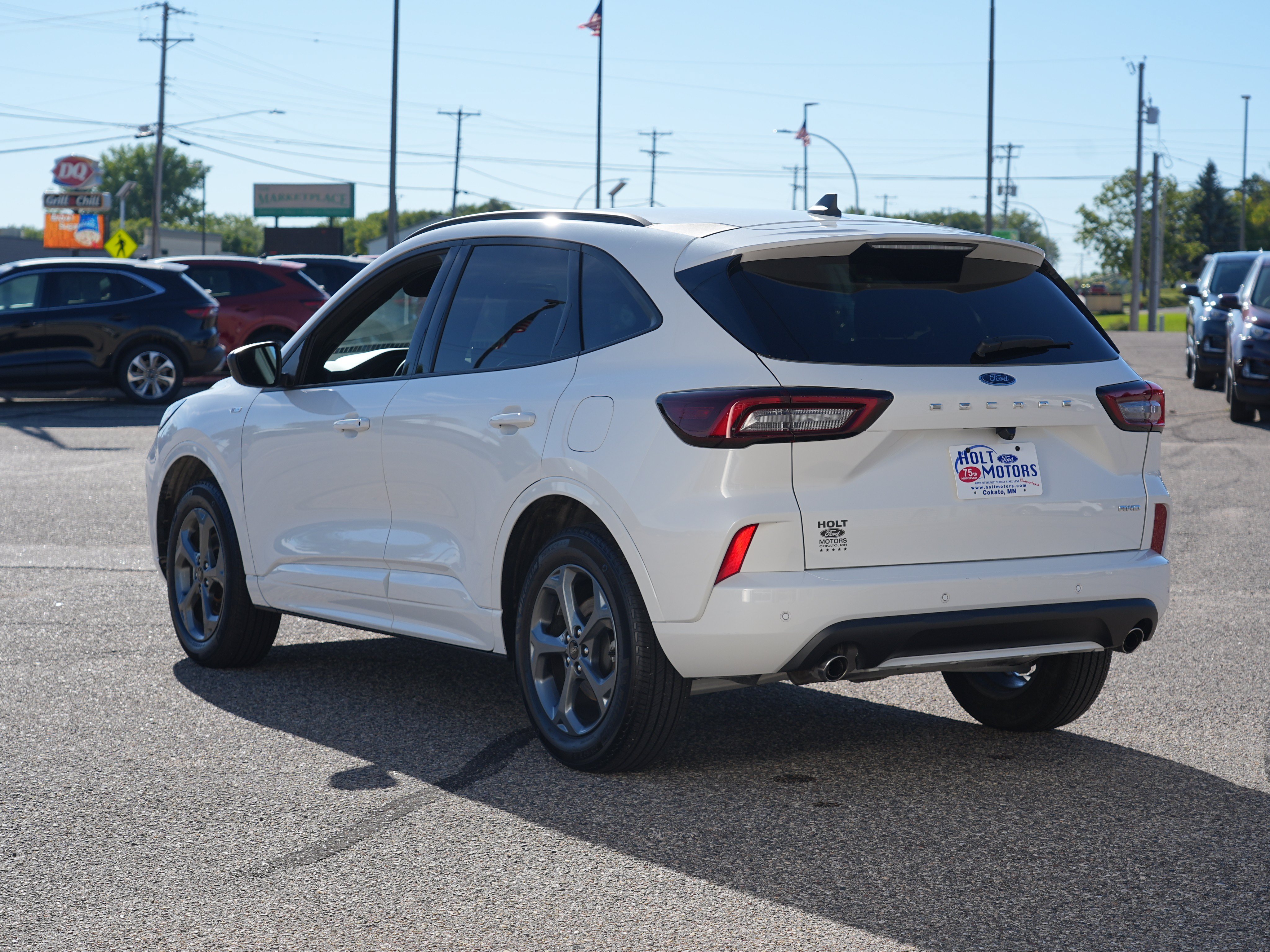 Used 2024 Ford Escape ST-Line w/ Tech Pack #1 AWD/4WD image 4