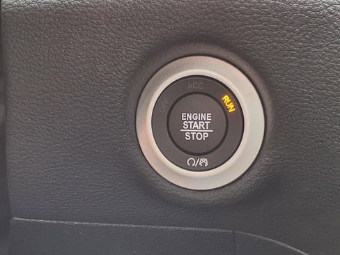 New 2026 Chrysler Pacifica Pinnacle w/ Trailer Tow Group image 16