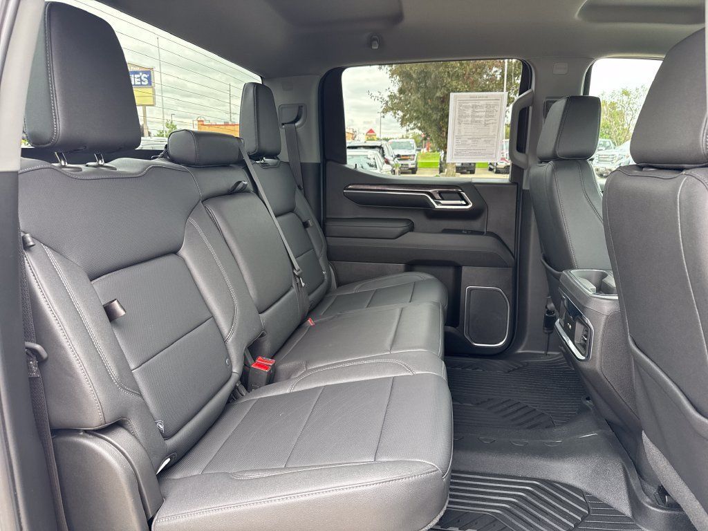 Certified 2023 Chevrolet Silverado 1500 LTZ AWD/4WD image 35