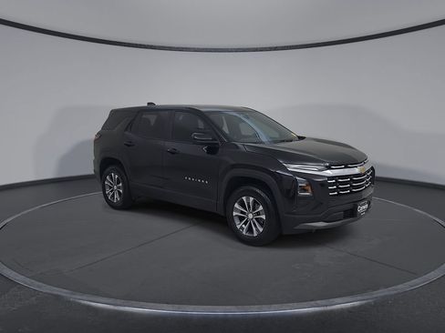 Used 2026 Chevrolet Equinox LT AWD/4WD image 3