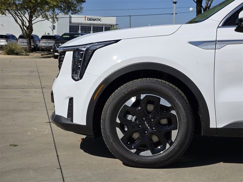 New 2026 Kia Sorento S w/ S Panoramic Sunroof Package image 5