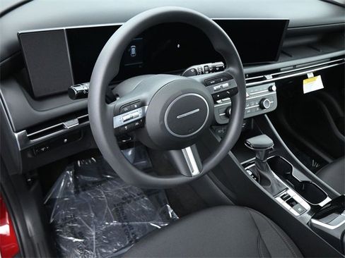 New 2026 Hyundai Tucson SE image 15