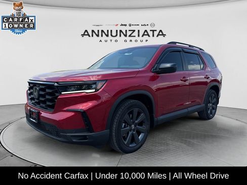 Used 2025 Honda Pilot Sport image 1