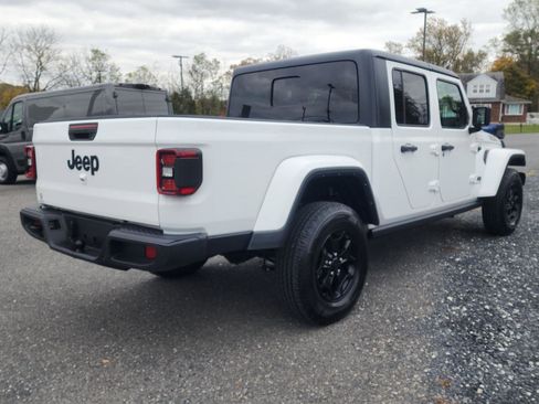 Certified 2021 Jeep Gladiator Willys image 5
