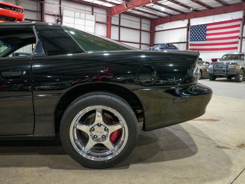 Used 1994 Chevrolet Camaro Z28 RWD image 5