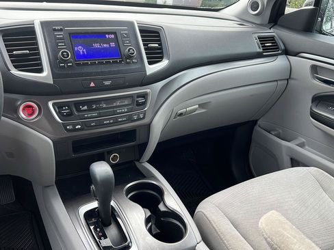 Used 2017 Honda Pilot LX image 8