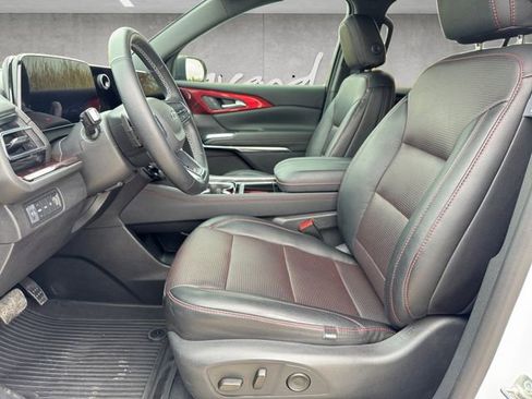 Certified 2024 Chevrolet Traverse Z71 w/ LPO, Floor Liner Package image 19