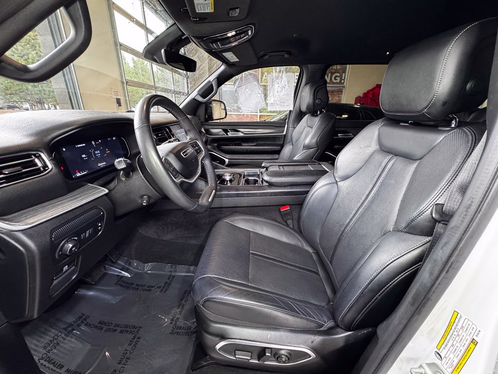 Used 2024 Jeep Wagoneer L Series II w/ Flexible Seating Group AWD/4WD image 16