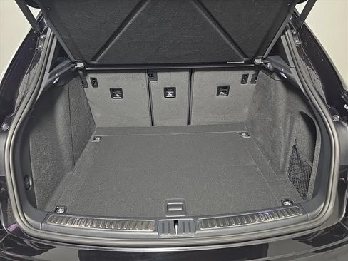 Certified 2026 Porsche Macan AWD/4WD image 13