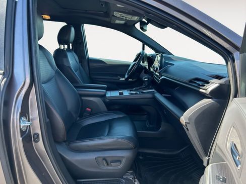 Used 2021 Toyota Sienna XSE w/ XSE Plus Package FWD image 11