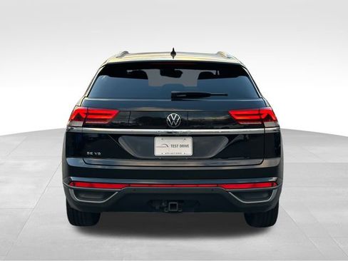 Used 2022 Volkswagen Atlas Cross Sport SE w/ Panoramic Sunroof Package image 4