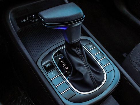 Used 2025 Hyundai Kona SEL image 23