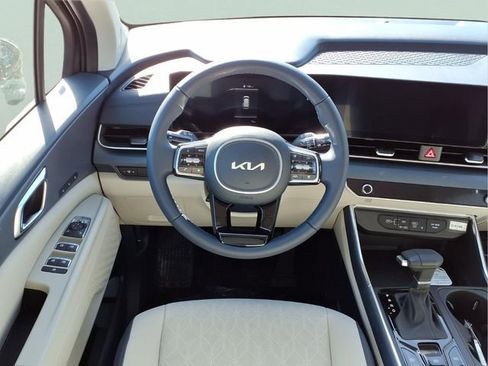 New 2026 Kia Carnival EX FWD image 4