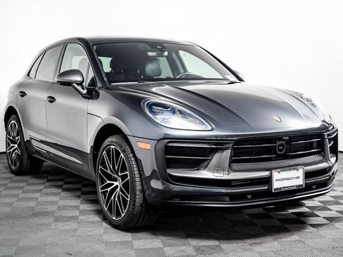 Certified 2024 Porsche Macan AWD/4WD image 8