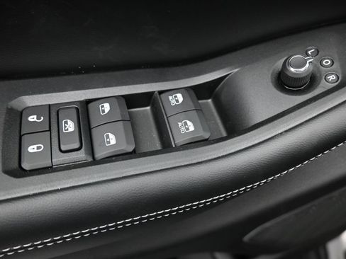 New 2026 Jeep Grand Cherokee Limited AWD/4WD image 13