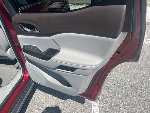 Used 2017 GMC Acadia SLT FWD image 8