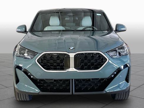 New 2026 BMW X2 xDrive28i w/ Technology Package AWD/4WD image 3