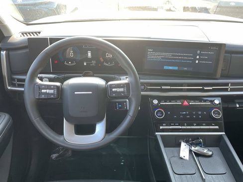 Used 2025 Hyundai Santa Fe SEL FWD image 18