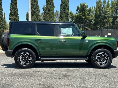 Used 2025 Ford Bronco Outer Banks AWD/4WD image 3