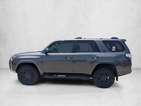 Used 2022 Toyota 4Runner SR5 Premium w/ Moonroof Package AWD/4WD image 8