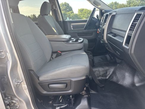 Used 2018 RAM 2500 SLT AWD/4WD image 22