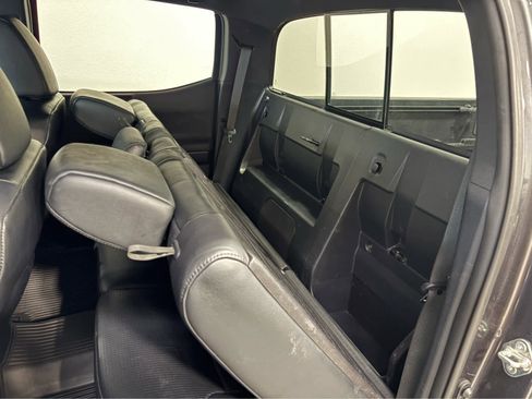 Used 2020 Toyota Tacoma TRD Off-Road image 15