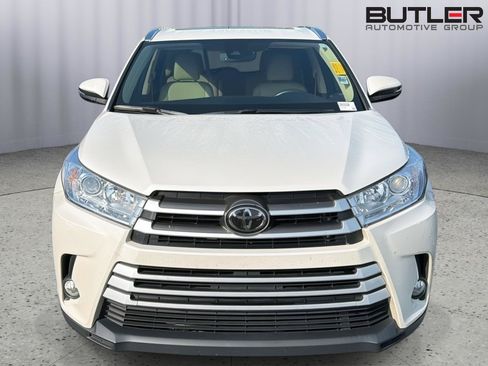 Used 2018 Toyota Highlander XLE FWD image 4