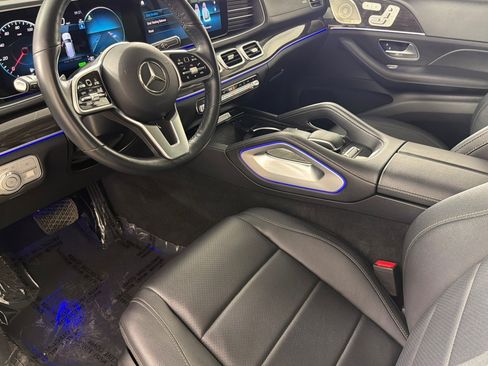 Used 2023 Mercedes-Benz GLS 450 4MATIC image 9