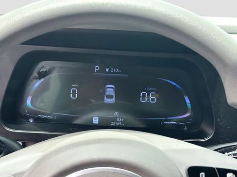 Used 2024 Hyundai Elantra SE FWD image 12