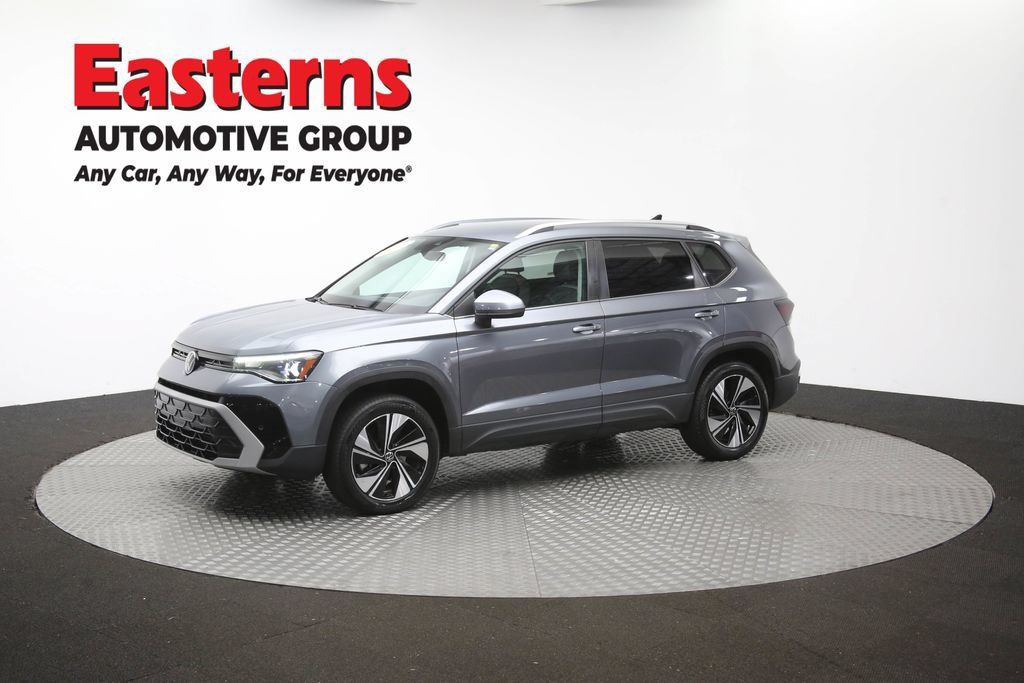 Used 2025 Volkswagen Taos SE AWD/4WD image 55